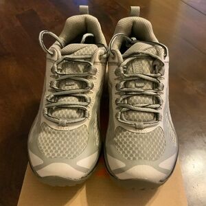 BNIB - Merrell Siren Edge 3 Women’s shoe Sz 6.5